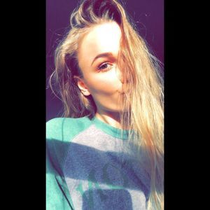 Meet your Posher, Larisa